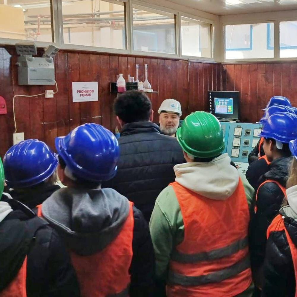ESTUDIANTES DEL EPEIM REALIZAN UN RECORRIDO EDUCATIVO EN LA PLANTA POTABILIZADORA DE RÍO GRANDE