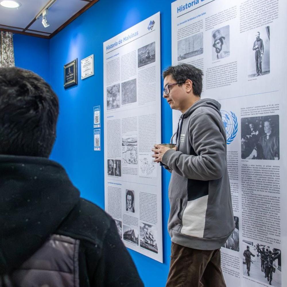 ESTUDIANTES DEL COLEGIO SÁBATO APRENDEN SOBRE MALVINAS EN EL MUSEO HISTÓRICO