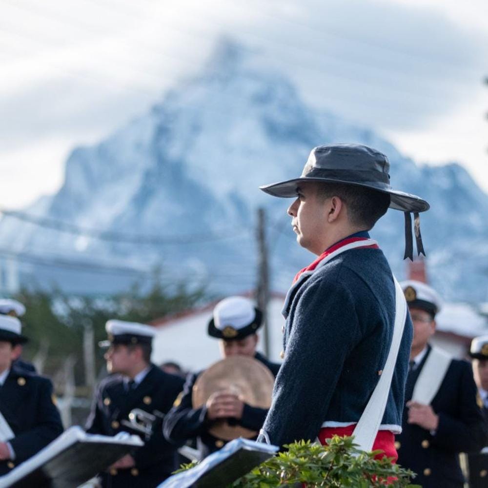 HOMENAJE AL GUARDACOSTAS RÍO IGUAZÚ EN USHUAIA