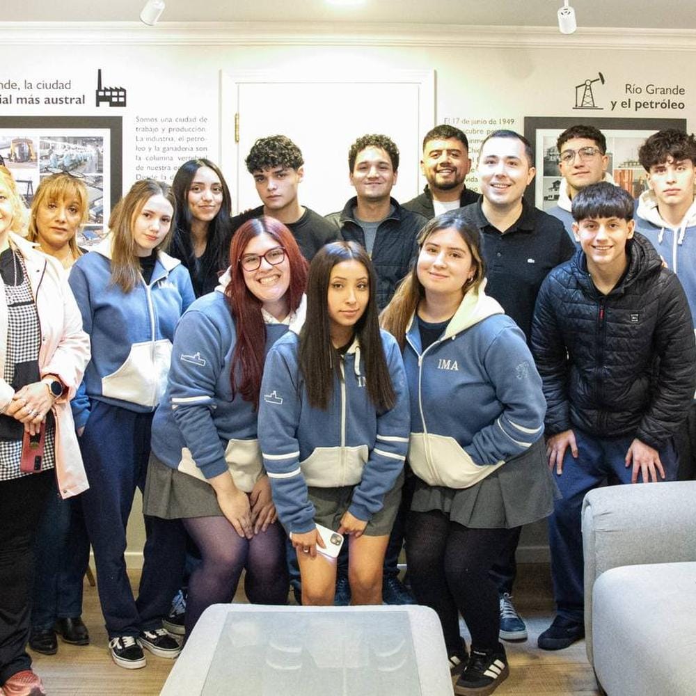 EL MUNICIPIO APOYA A ESTUDIANTES DEL MARÍA AUXILIADORA