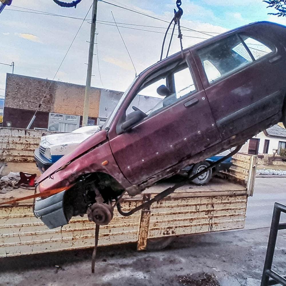 Ushuaia retira autos abandonados para embellecer la ciudad