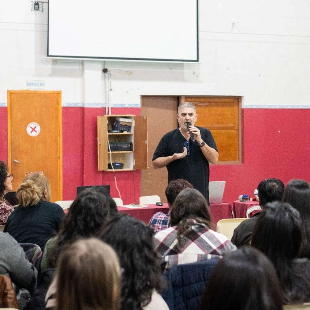 Transformación Educativa en Tierra del Fuego: Dialogo y Propuestas
