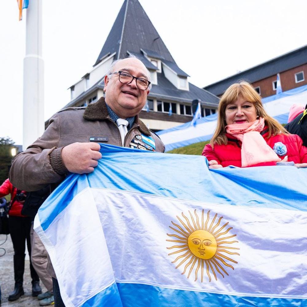 Homenaje a Belgrano y la Bandera en Tierra del Fuego