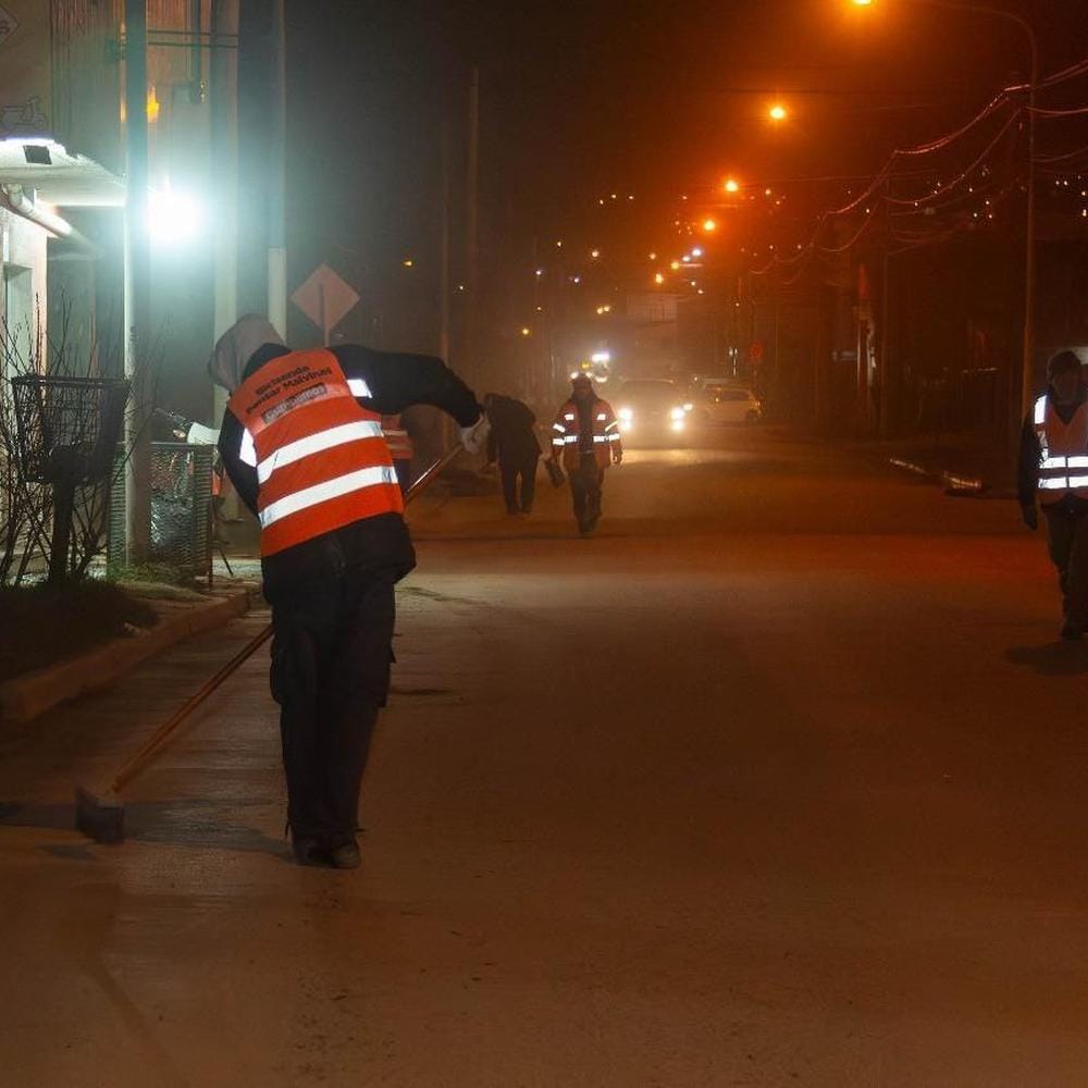 Ushuaia refuerza limpieza urbana en calles clave