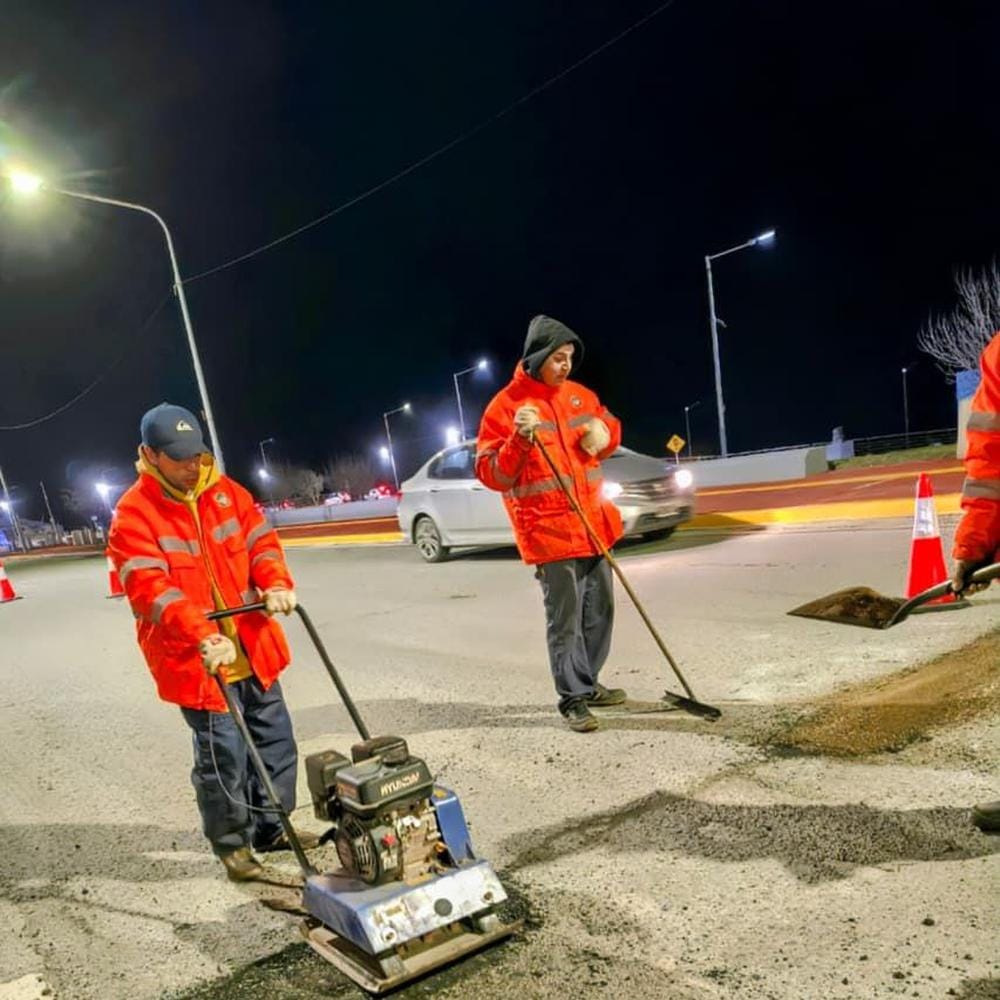 Bacheo en Ushuaia: Mejora la transitabilidad y seguridad vial