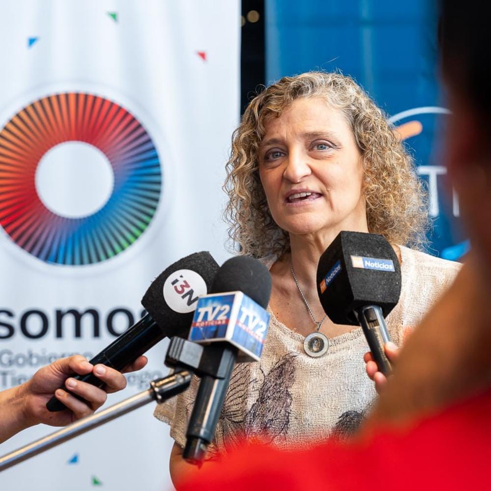 Castiglione rechaza cambios en la producción de celulares