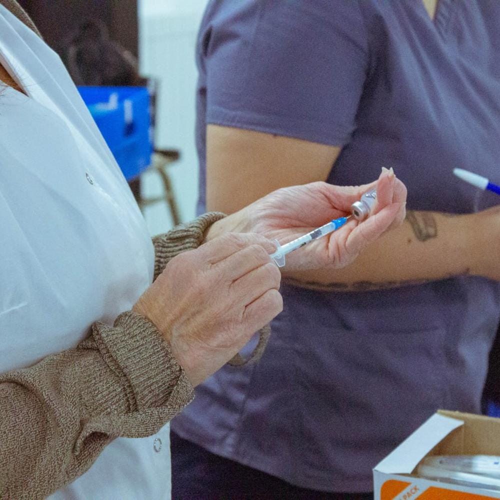 Campaña de Vacunación contra la Coqueluche en Ushuaia para docentes