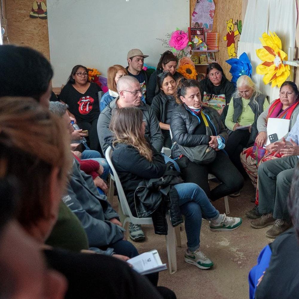 Melella y referentes barriales de Ushuaia fortalecen vínculos