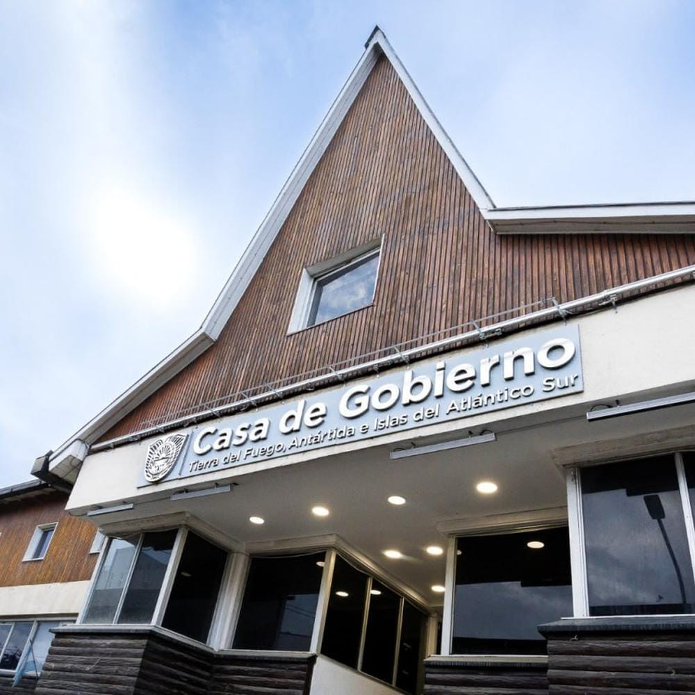 Tierra del Fuego rechaza la aplicación del DNU 70/23 a sociedades provinciales