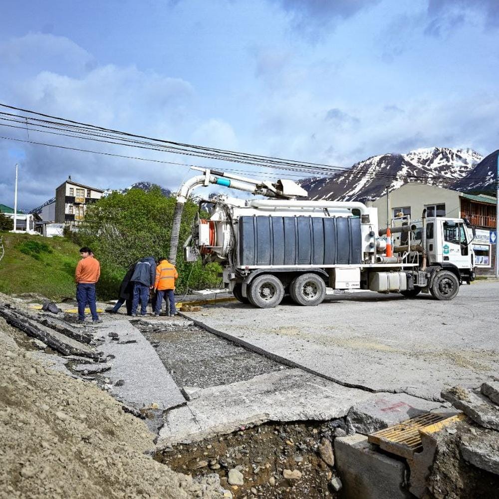Ushuaia avanza en obras de saneamiento y estrena festival de cine de montaña
