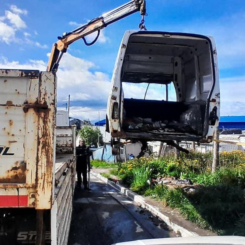 Ushuaia retira 12 chatarras abandonadas en la vía pública