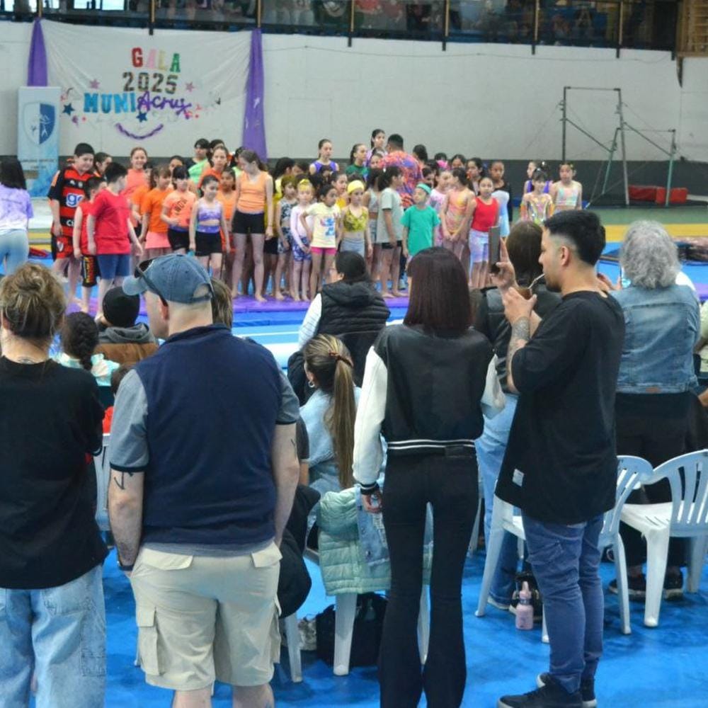 Celebración de fin de año en la Escuela Municipal de Gimnasia