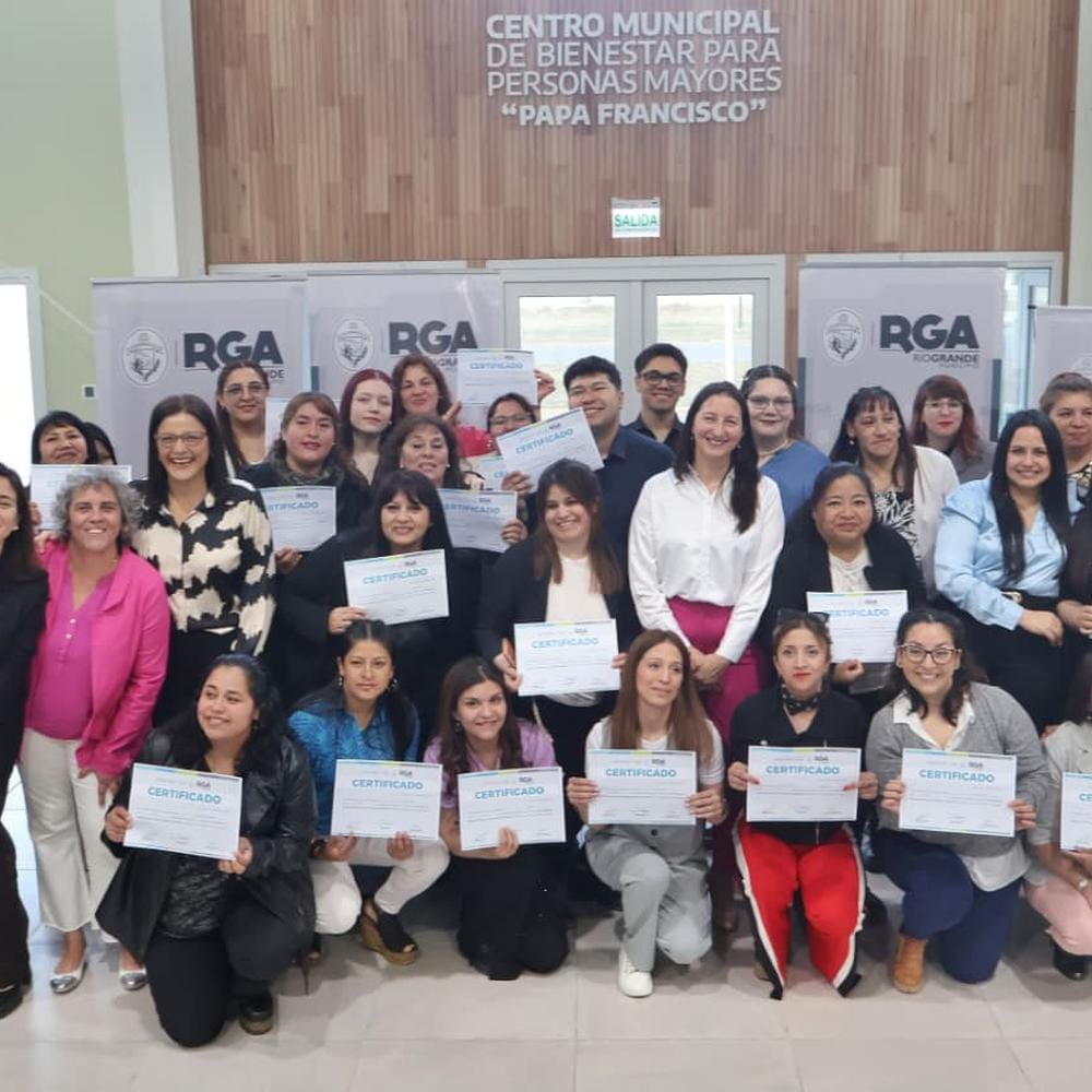Río Grande cierra curso de cuidados para mayores
