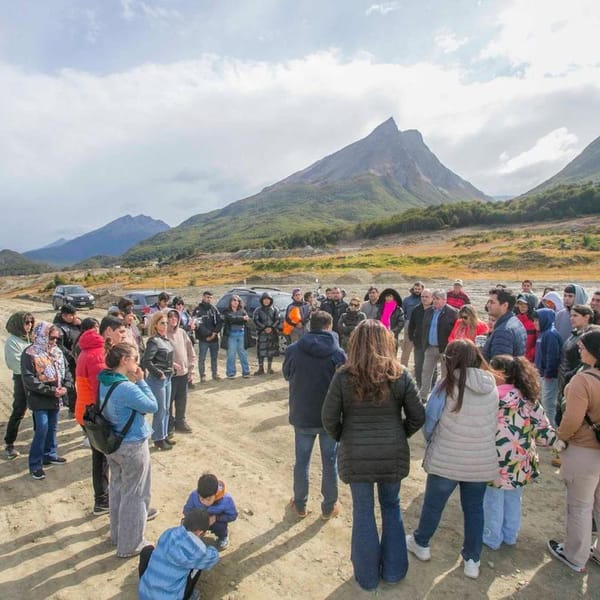 LA MUNICIPALIDAD DE USHUAIA ENTREGA LOTES A TRABAJADORES MUNICIPALES DEL SOEM