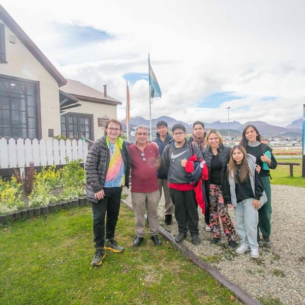 ALUMNOS DEL COLEGIO SÁBATO DIALOGAN CON EL SECRETARIO DE ASUNTOS MALVINAS SOBRE LA VIGILIA POR MALVINAS