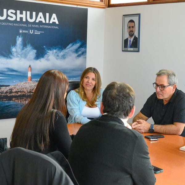 LA SECRETARIA DE TURISMO MUNICIPAL SE REUNIÓ CON DIRECTIVOS DE FEHGRA
