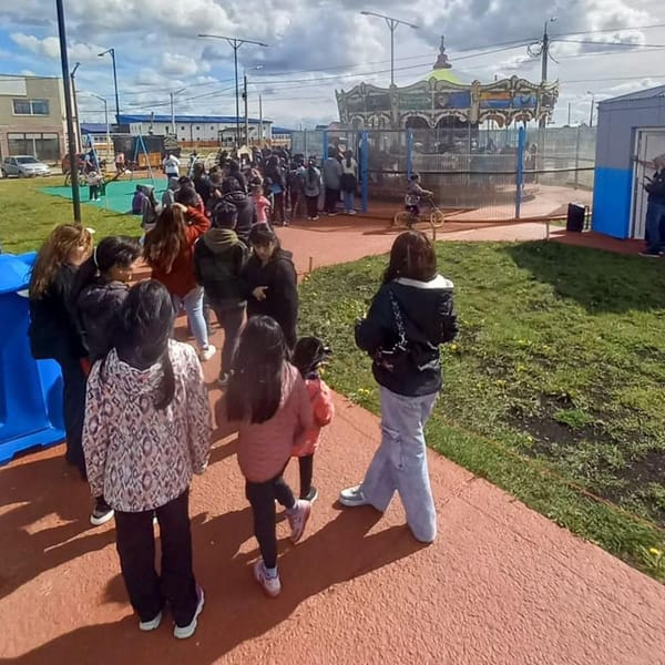 RECREO DIVERTIDO EN LA CALESITA DE ZONA SUR: UNA INICIATIVA PARA LOS MÁS PEQUEÑOS