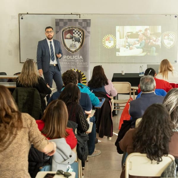 CIBERDELTOS: CHARLAS INFORMATIVAS EN TIERRA DEL FUEGO
