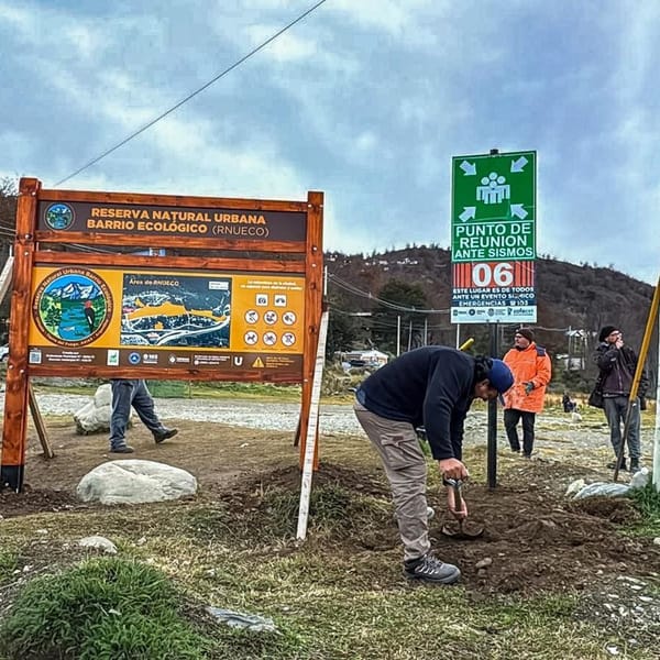 CARTELERÍA INFORMATIVA EN LA RESERVA NATURAL URBANA DE USHUAIA