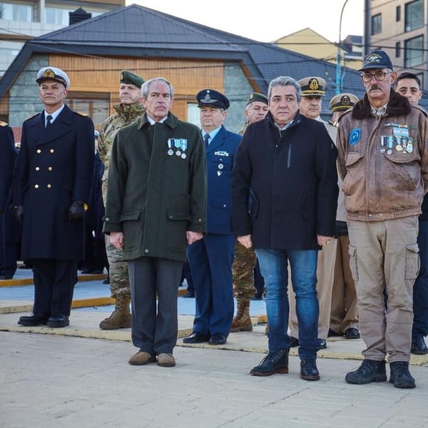 USHUAIA CONMEMORA EL HUNDIMIENTO DEL CRUCERO BELGRANO