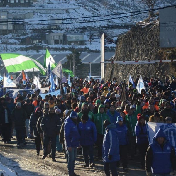 MARCHA MASIVA EN USHUAIA POR TIERRA DEL FUEGO