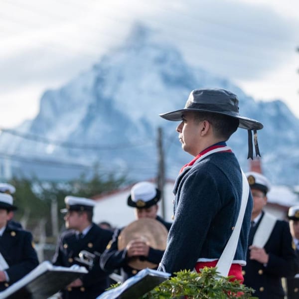HOMENAJE AL GUARDACOSTAS RÍO IGUAZÚ EN USHUAIA