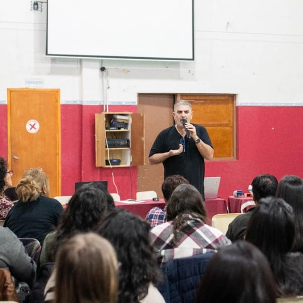 Transformación Educativa en Tierra del Fuego: Dialogo y Propuestas