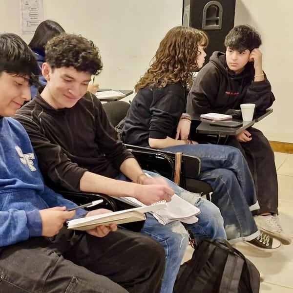 Taller en Ushuaia para potenciar la expresión juvenil