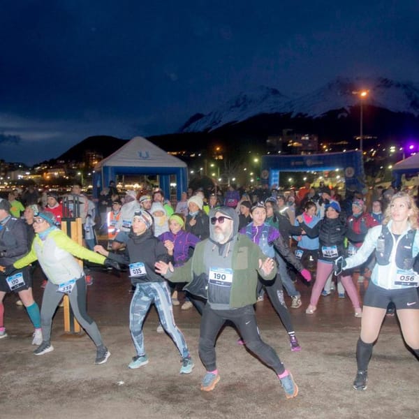 Ushuaia vivió la exitosa carrera nocturna "La Noche Más Larga"