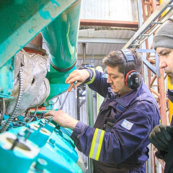 Reparan sistema eléctrico en Tolhuin para garantizar suministro confiable