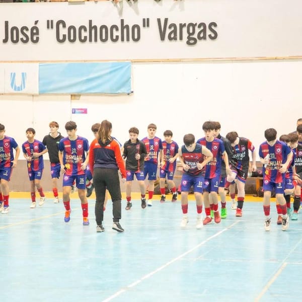 COMENZÓ LA COPA “FIN DEL MUNDO” DE FUTSAL EN UN “COCHOCHO” VARGAS COLMADO