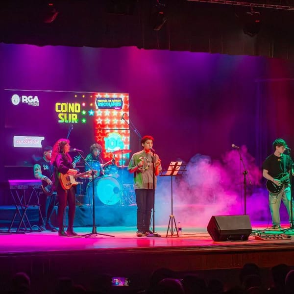 VECINOS Y VECINAS DISFRUTARON UNA NOCHE A PURA MÚSICA CON EL “FESTIVAL DE BANDAS ESCOLARES”