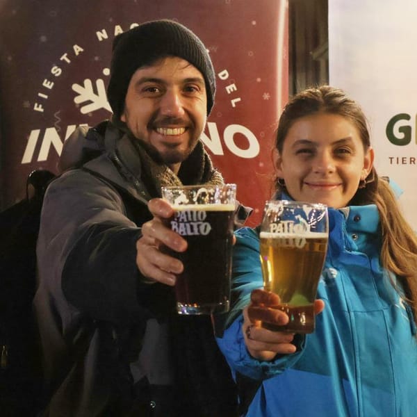 CIENTOS DE RIOGRANDENSES DISFRUTARON DE “LA NOCHE DE LAS CERVECERÍAS”
