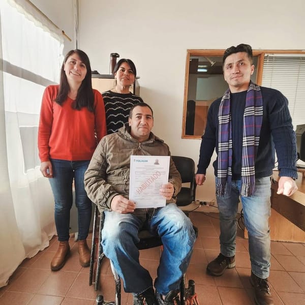 El Municipio de Tolhuin entregó una nueva licencia de taxi en el marco de su política de inclusión laboral