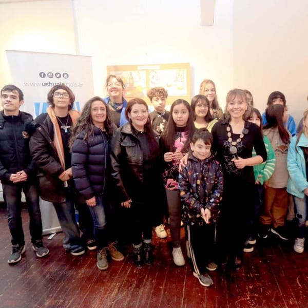 Exhibición “Fluo” en Ushuaia: arte joven hasta agosto