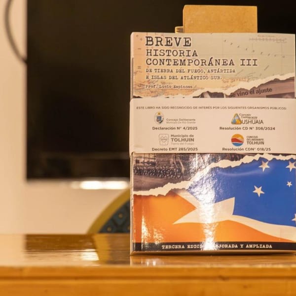 Espinosa presenta su obra sobre la historia de Tierra del Fuego