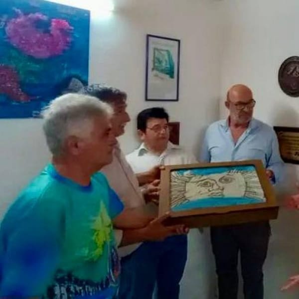 Bandera de Tolhuin viaja a Misiones en acto de unión nacional