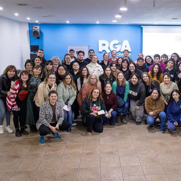 Capacitan a agentes municipales en atención al público