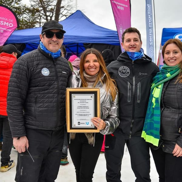 Bajada de Antorchas en Ushuaia: Emoción y Magia en el Martial