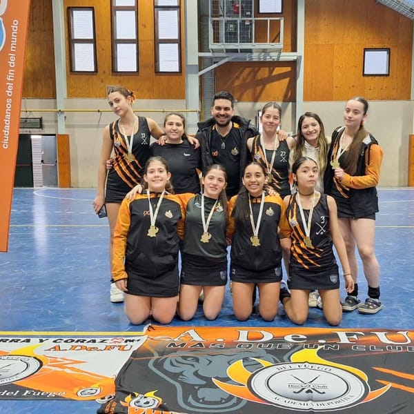 Ushuaia y ADEFU, campeones en hockey pista de los Juegos Fueguinos