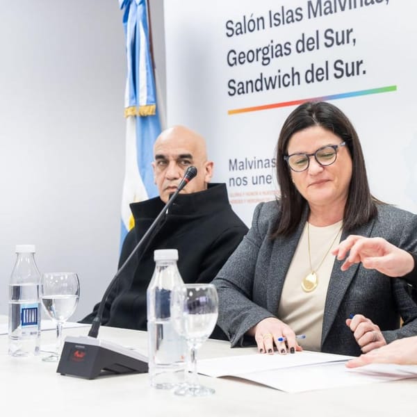 Convenio entre el Gobierno, OSDE y San Jorge para capacitar cuidadores domiciliarios en Ushuaia