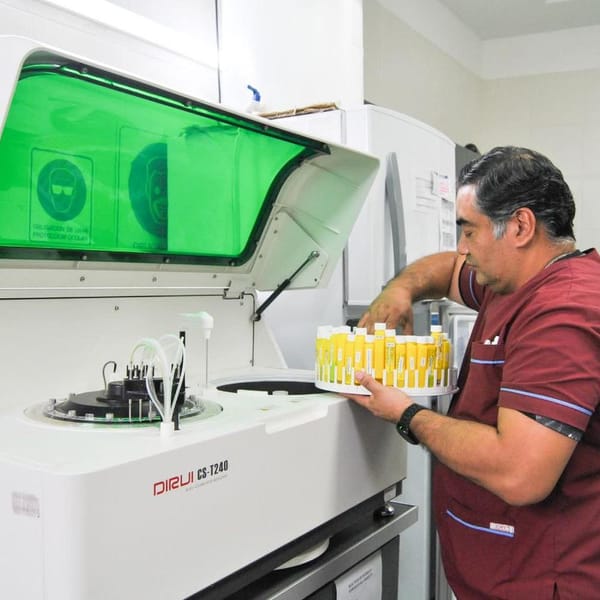 Laboratorio del Centro Infanto Juvenil de Río Grande: más de 100 mil análisis realizados