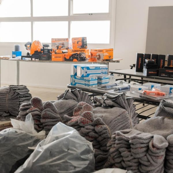 Gobierno entrega insumos a colegios técnicos de Río Grande