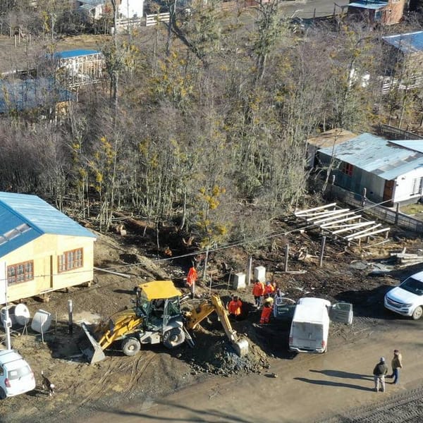 Trabajo en infraestructura sanitaria en Altos de la Montaña: Tolhuin impulsa conexiones intralotes