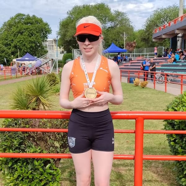 Mahia Alonso, Orgullo Fuego en Santiago 2025