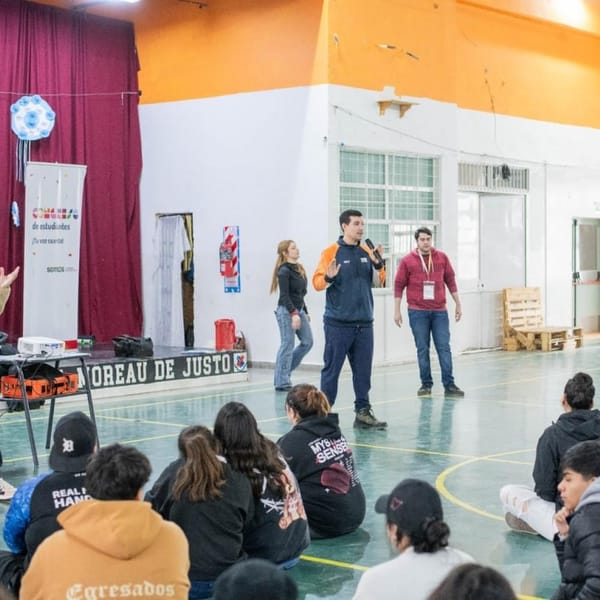 Estudiantes de Tierra del Fuego preparan el Congreso 2025