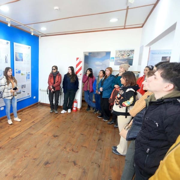 Estudiantes de UNTDF recorren el Museo Pensar Malvinas