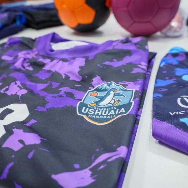 Ushuaia apoya a las selecciones de handball en preparación para el clásico patagónico