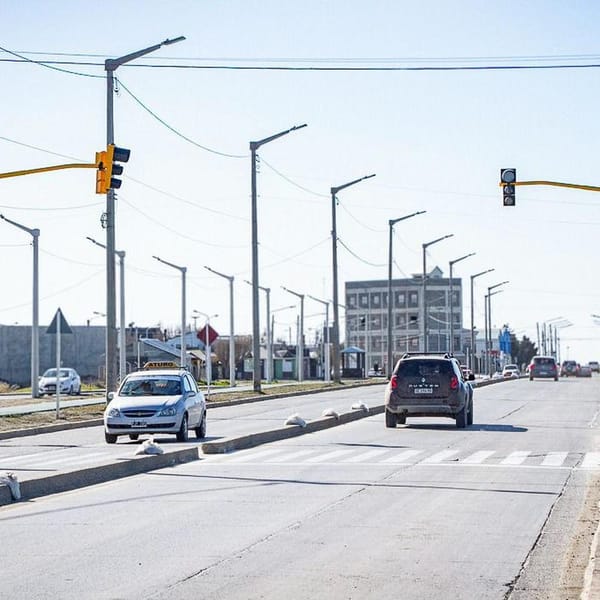 Río Grande instala nuevos semáforos para mejorar la seguridad vial