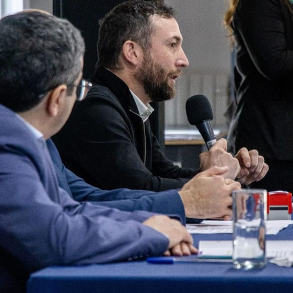 Ushuaia firma convenio para diplomatura en gestión local